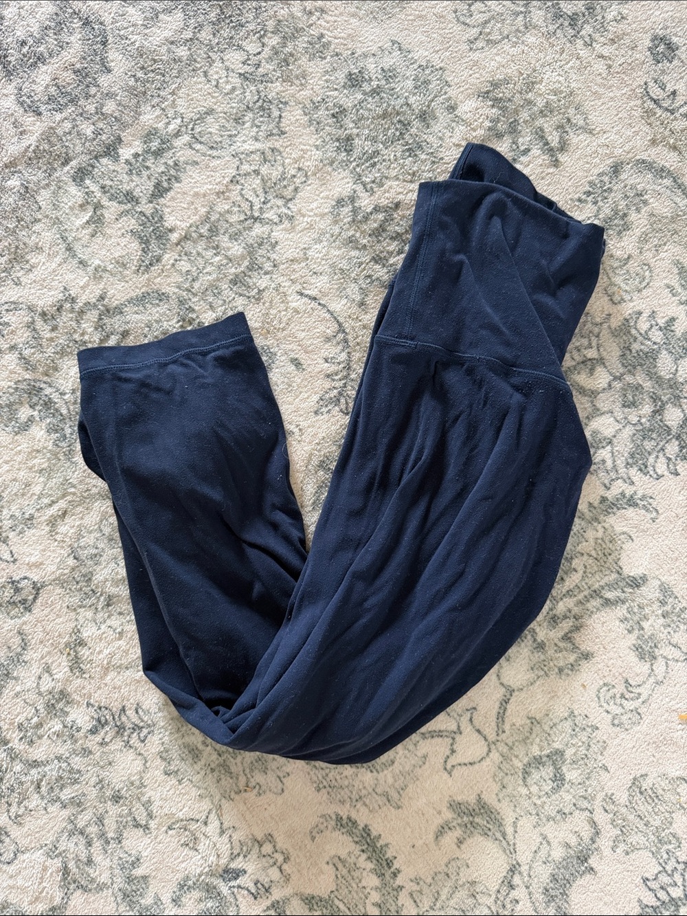 Lululemon 3/4 leggings navy blue